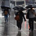 Dos ondas tropicales y una vaguada provocan intensas lluvias en gran parte del país