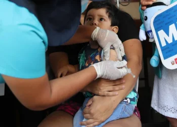 Perú emite alerta epidemiológica por "alto riesgo de diseminación" de sarampión en el país