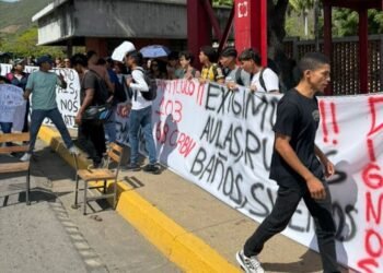 Estudiantes de UDO Anzoátegui protestaron para exigir la asignación de más recursos (+Fotos)