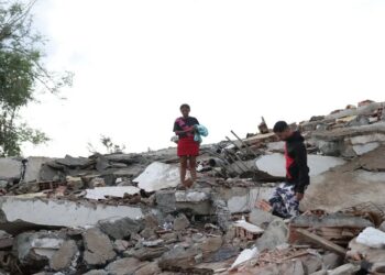 Redes sociales, el otro canal de los venezolanos para buscar a desaparecidos tras los terremotos