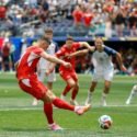 Suiza golea 4-1 a Bosnia y se pone a la cabeza del grupo