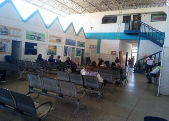 Buses del terminal de Anaco han prestado servicio gratuito a usuarios
