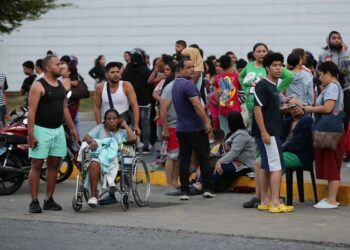 Ciudadanos desalojaron sus residencias y lugares de trabajo de manera preventiva