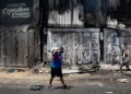 Los saqueos y la desesperación marcan la emergencia en Venezuela tras los terremotos