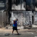 Los saqueos y la desesperación marcan la emergencia en Venezuela tras los terremotos