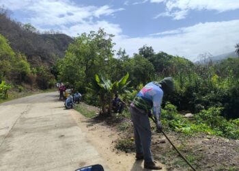 Inician obras de reparación de la vialidad agrícola en la ruta Santa Fe-El Turimiquire