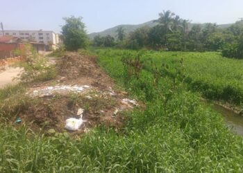 Voz Comunitaria | En Urbanización José Félix Rivas temen que se desborde un canal por falta de mantenimiento (+Fotos)