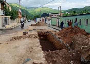 Iniciaron trabajos de reposición del colector principal del sector 19 de Abril de en Canchunchú