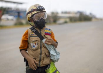 Sebastián Corro, el 'topito' venezolano de 10 años que salvó a dos mascotas tras sismos