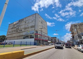 Cortes de luz mantienen agobiados a los habitantes de El Tigre