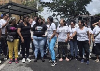 Familiares de presos políticos denuncian golpizas, heridos y desaparecidos en Rodeo I