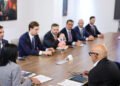 Gobierno interino se reunió con delegación de EE. UU. para tratar respuesta al terremoto y cooperación energética