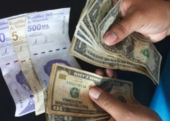 Dólar podría cerrar en 1.600 bolívares para el cierre de año si el comportamiento en alza se mantiene
