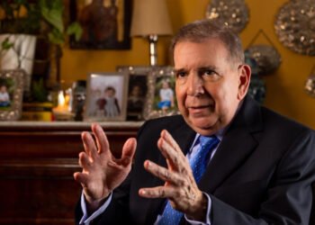 Edmundo González Urrutia: "La solidaridad no puede encubrir la orfandad institucional"