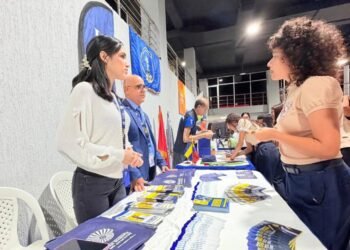 Realizaron Feria de Oportunidades para próximos bachilleres