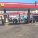 Conductores reportan que E/S Los Cocos ahora ofrece gasolina a precio internacional
