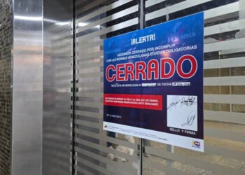 Trabajadores de Corpocapital retuvieron durante dos horas a periodista de Crónica Uno en Parque Central