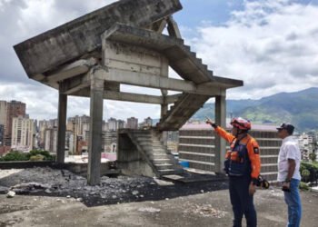 Inspeccionan tanque aéreo de la Torre David para ejecutar su demolición controlada