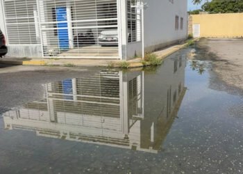 SUCRE | Vecinos de Villa Ayacucho II denuncian cuatro años de aguas servidas por colapso de estación de bombeo