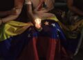 Cientos de venezolanos se unen en vigilias por las víctimas de los terremotos