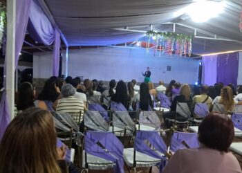 Tigrenses acuden a teatro solidario para colaborar con niños damnificados por sismos