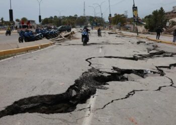 Ministra de Transporte reporta daños estructurales en siete estados tras el doble sismo