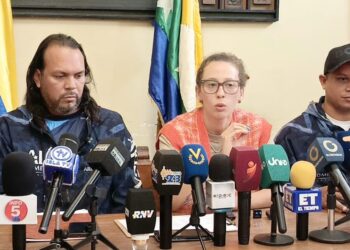 El equipo multidisciplinario de la alcaldía de Arismendi brinda atención médica, valoración de salud y soporte psicológico a las familias afectadas por los sismos del pasado 24 de junio