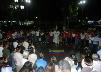 La jornada de oración se realizó en la plaza Bolívar de Cantaura