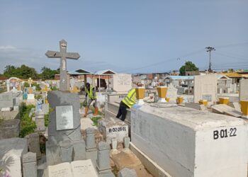En cementerio porteño realizan plan de identificación, zonificación y catastro para recuperar espacios
