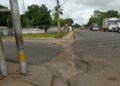 Gran bache afecta el tránsito vehicular por el sector Las Delicias de El Tigre
