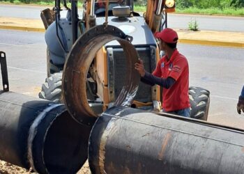 Instalan válvula para mejorar el servicio de agua en las zonas sureste y noreste de Cumaná