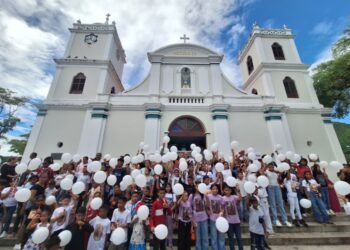 Niños de Arismendi recibieron un agasajo que unió a la alcaldía, la iglesia y el Sistema de Protección