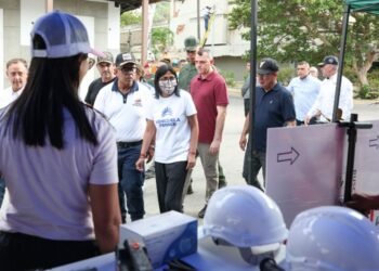 Gobierno de Venezuela asegura que ha recuperado un 96 % de energía eléctrica en La Guaira