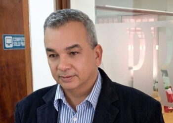 Gil propone creación de sistema de identificación moderno, electrónico y biométrico