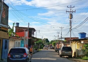 Vecinos de la calle 8 de Guayacán de las Flores llevan ocho días sin electricidad