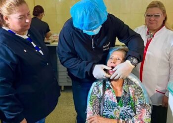 Jornada odontológica devolvió la sonrisa a 50 adultos mayores en Cumaná