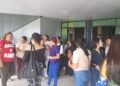 Personal del Ipasme El Tigre protesta contra cambio de horario laboral