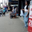 La realidad que impone los cortes obliga al sector comercial a operar a media máquina