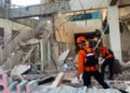 Al menos medio centenar de muertos y 2.000 evacuados tras el terremoto de 7,7 en Indonesia