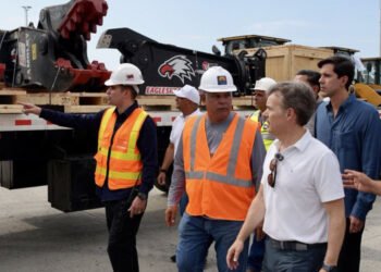 EE.UU. entregó 20 maquinarias para remover escombros tras los terremotos en Venezuela
