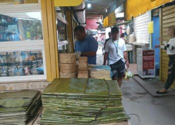 En mercado porteño ya están vendiendo hojas para hallacas