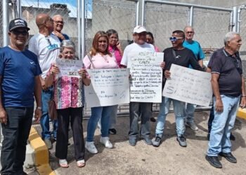 Pensionados de Cantv en Carúpano-Paria se sumaron a jornada nacional de protesta para reclamar beneficios