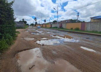 Voz Comunitaria | Huecos y peligro vial sigan la calle del sector Mata 7 en El Tigre