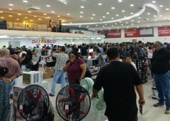 Estas personas afirman que adquieren estos productos conforme van contando con los recursos económicos