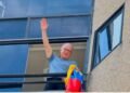 Manifestantes protestan frente a residencia de Perkins Rocha y exigen su libertad