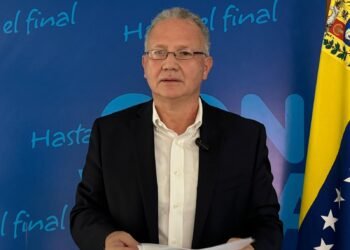 Perkins Rocha cumple seis meses de arresto domiciliario y reafirma su compromiso con los presos políticos