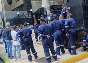 Denuncian supuestos despidos de 36 marinos de la industria petrolera