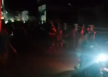 La gente salió a protestar por la situación de la electricidad en Yaguaraparo