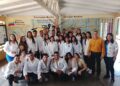 Los jóvenes que integran la I promoción de técnicos profesionales en laboratorio clínico