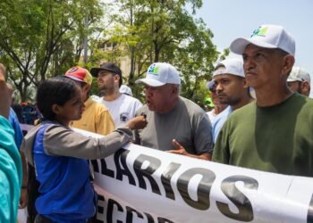 Dirigente de movimiento político asegura que los apagones están afectando tanto a ciudadanos como a comerciantes